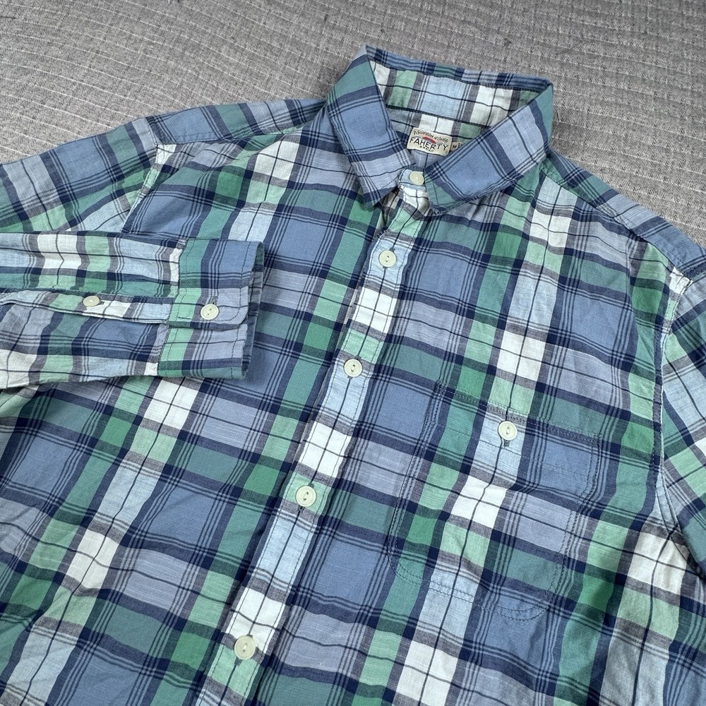 Faherty Plaid Button Shirt Men M Long Sleeve Movement Casual Lightweight Blue